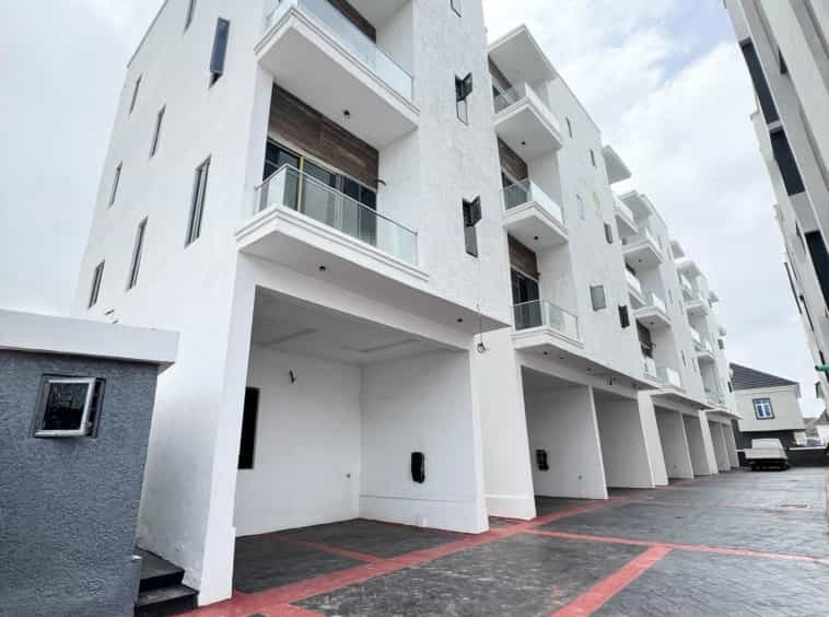 Family-friendly five bedroom fully detached duplex(chevron5bdd12)