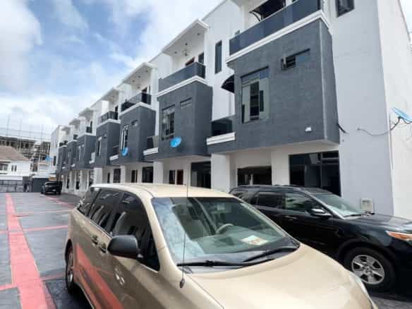 Luxurious four bedroom terrace duplex(chevron4btd02)