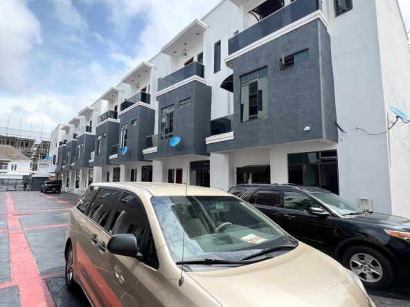 Luxurious four bedroom terrace duplex(chevron4btd02)