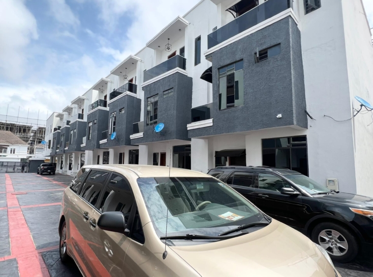 Luxurious four bedroom terrace duplex(chevron4btd02)