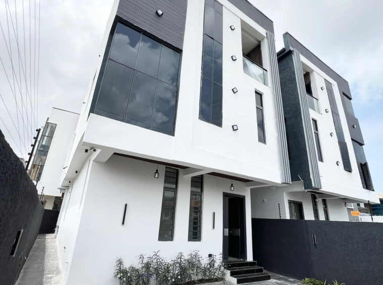 Contemporary five bedroom fully detached duplex(lekki5bdd06)