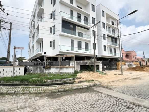 Modern two bedroom apartment(lekki2b20)