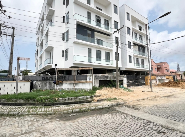 Modern two bedroom apartment(lekki2b20)