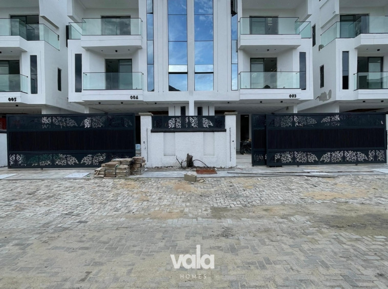 Bespoke four bedroom semi detached duplex (agungi4bsd04)