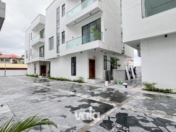 Elegant four bedroom fully detached duplex (lekki4bdd02)