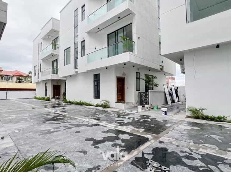 Elegant four bedroom fully detached duplex (lekki4bdd02)