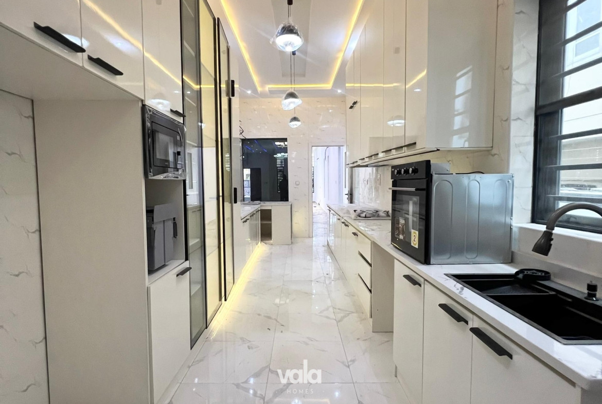 Contemporary five bedroom fully detached duplex (IKOTA5BDD02)