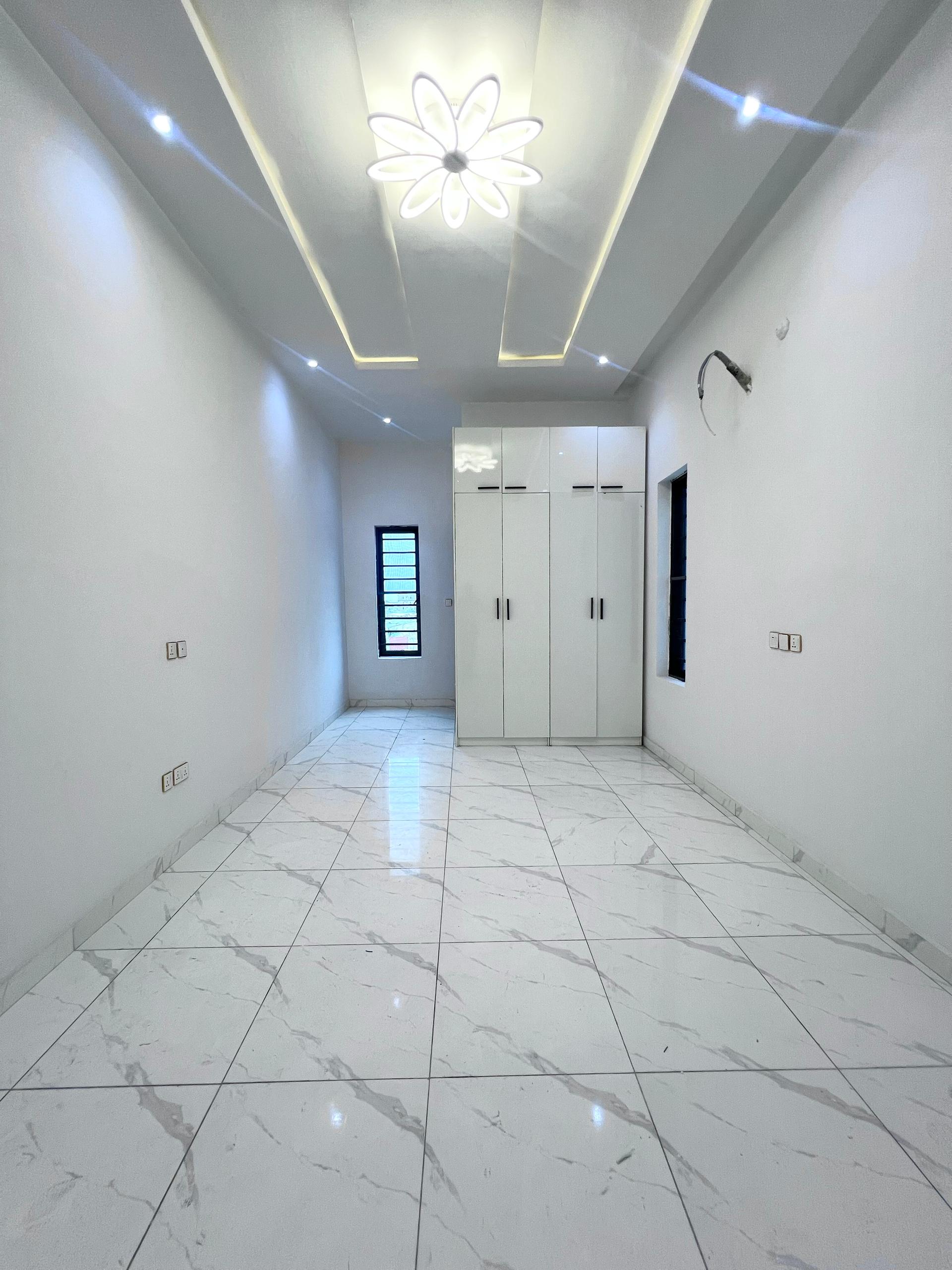 Contemporary five bedroom fully detached duplex (IKOTA5BDD02)