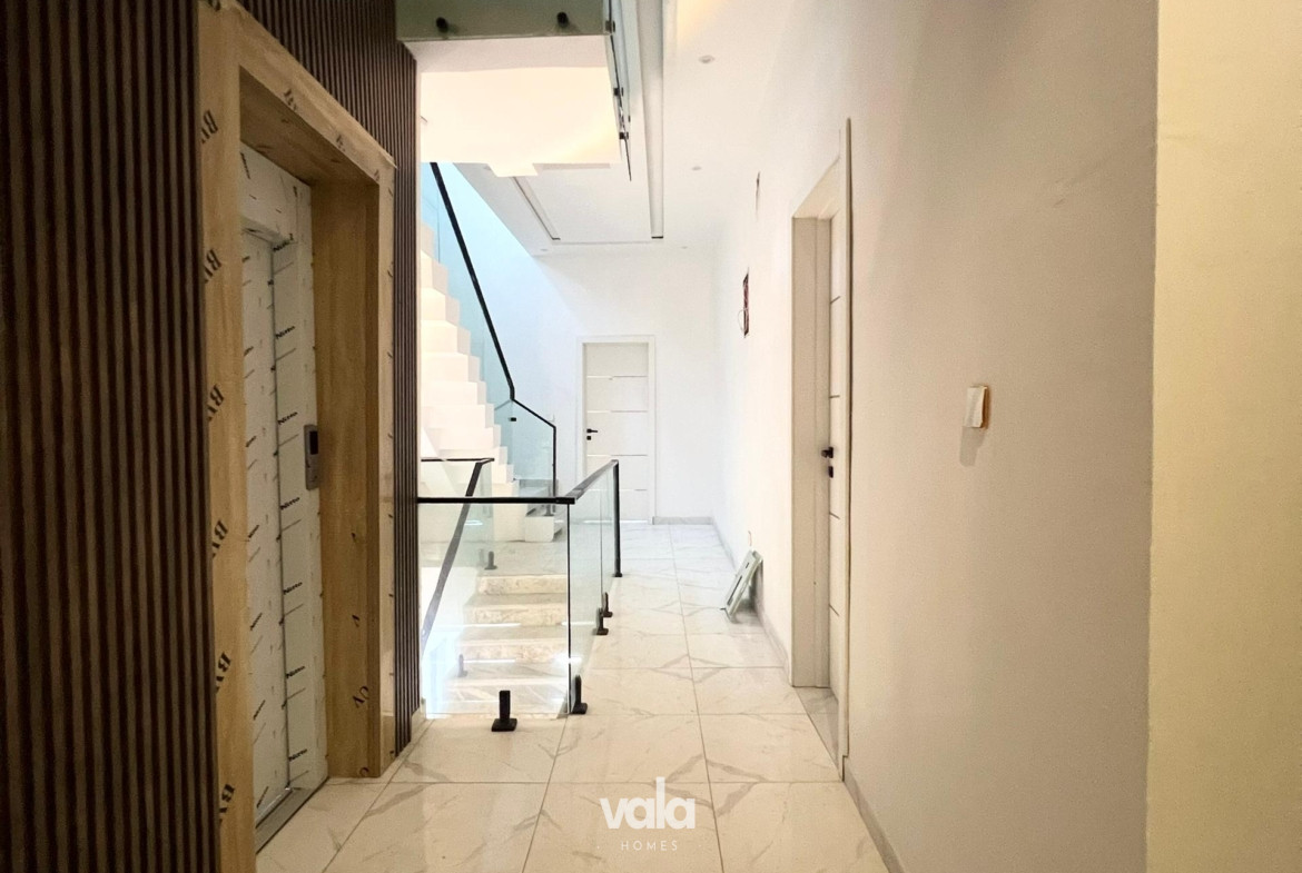 Contemporary five bedroom fully detached duplex (IKOTA5BDD02)