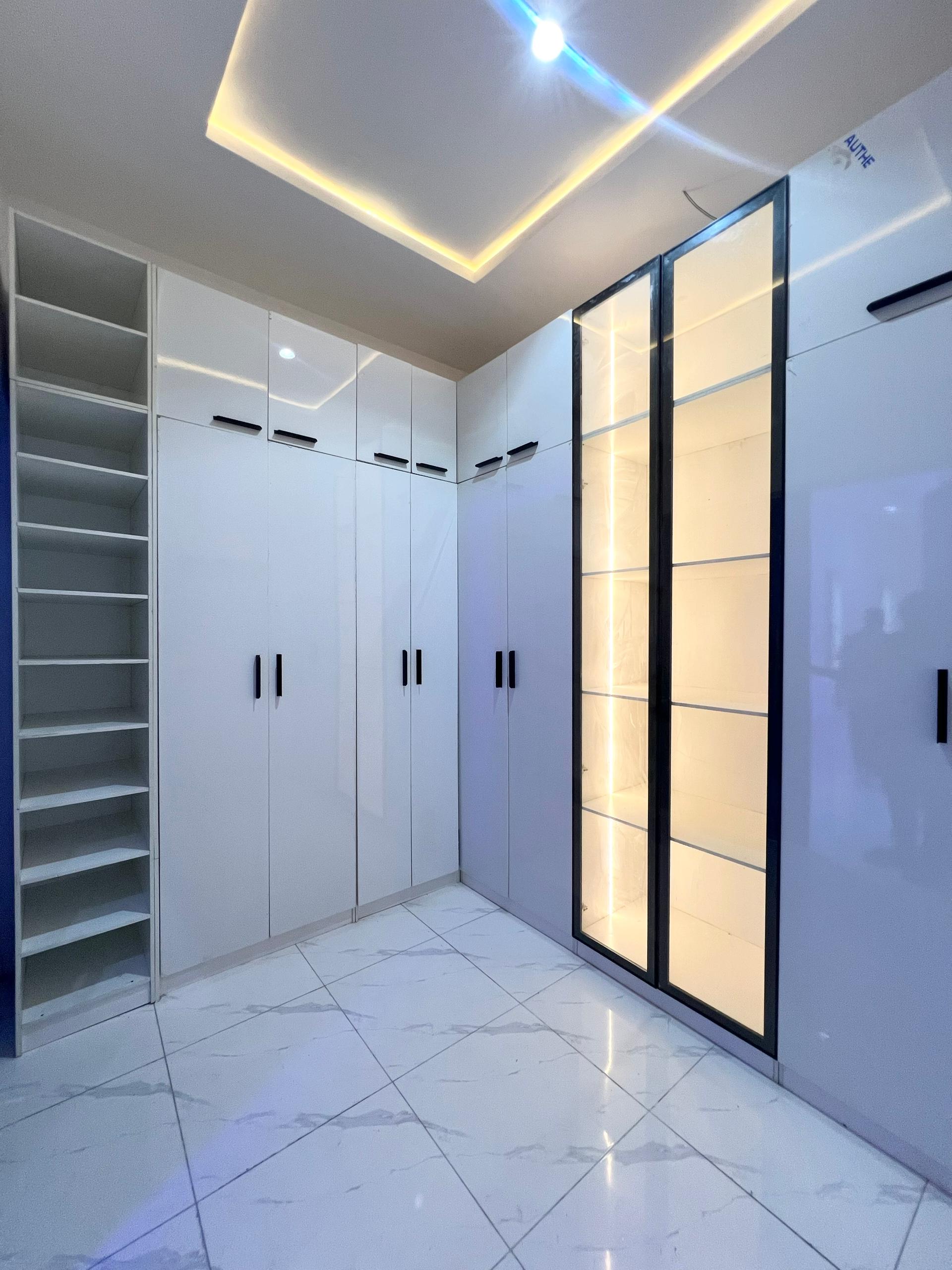 Contemporary five bedroom fully detached duplex (IKOTA5BDD02)