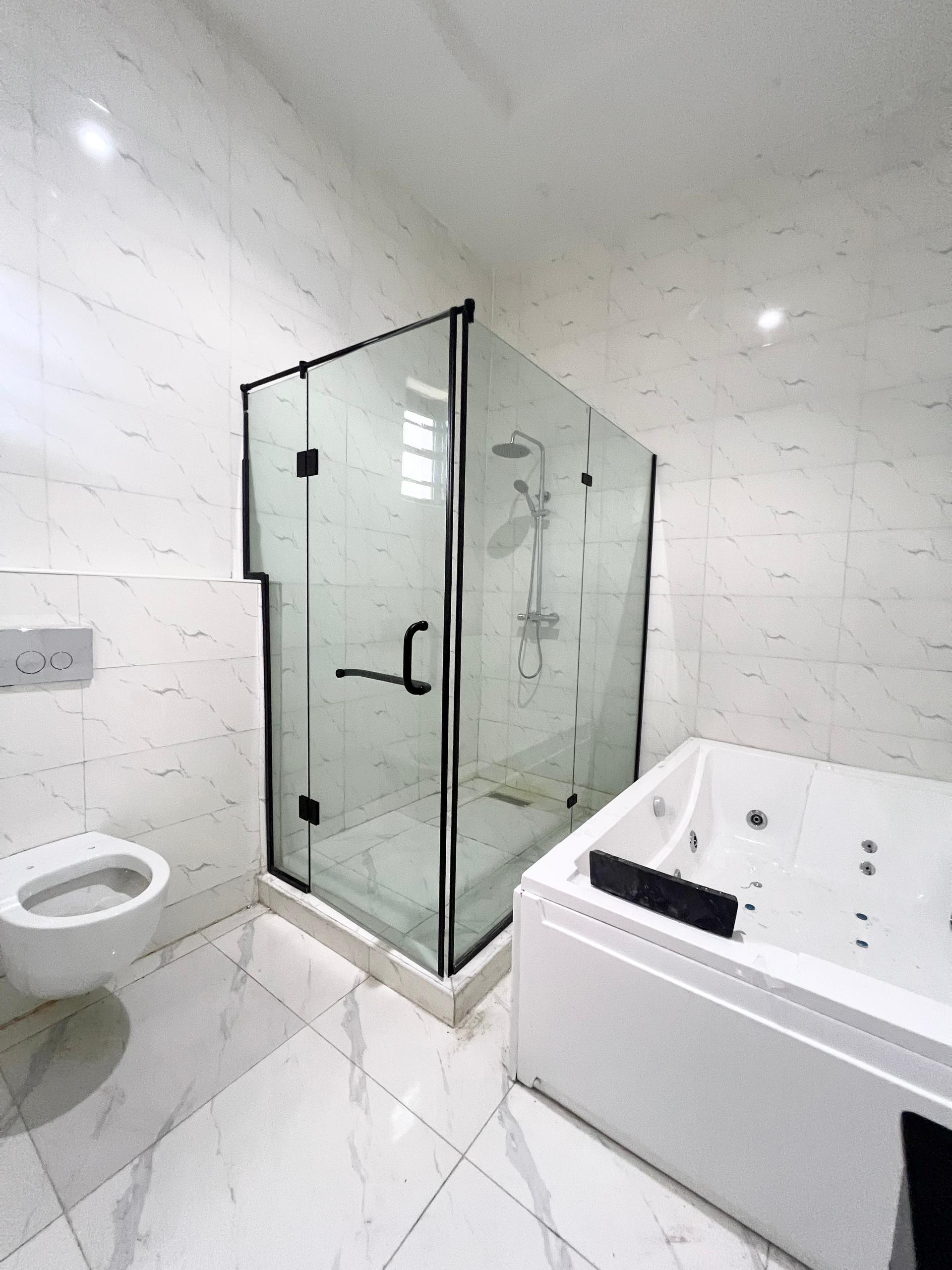 Contemporary five bedroom fully detached duplex (IKOTA5BDD02)