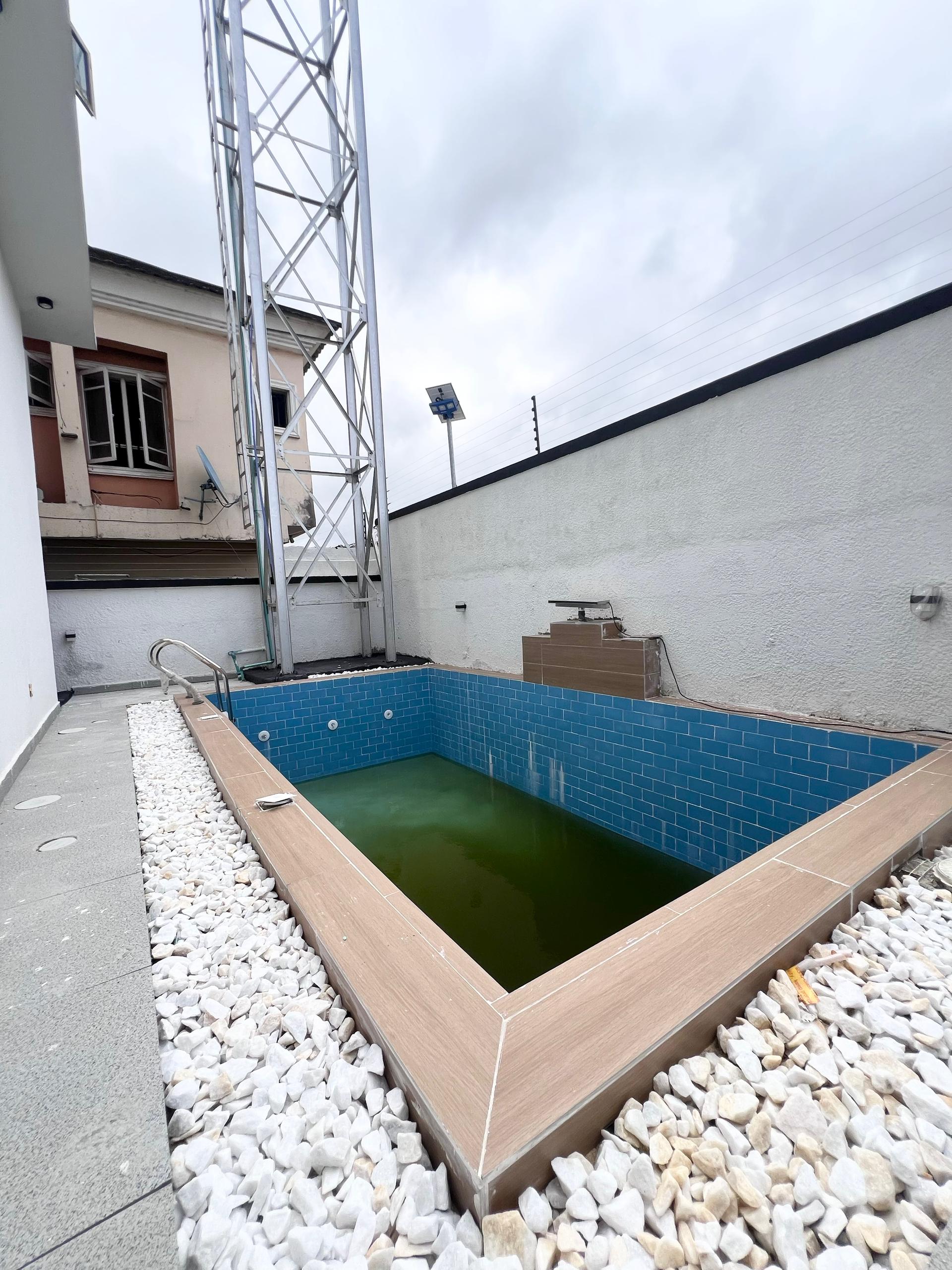 Contemporary five bedroom fully detached duplex (IKOTA5BDD02)