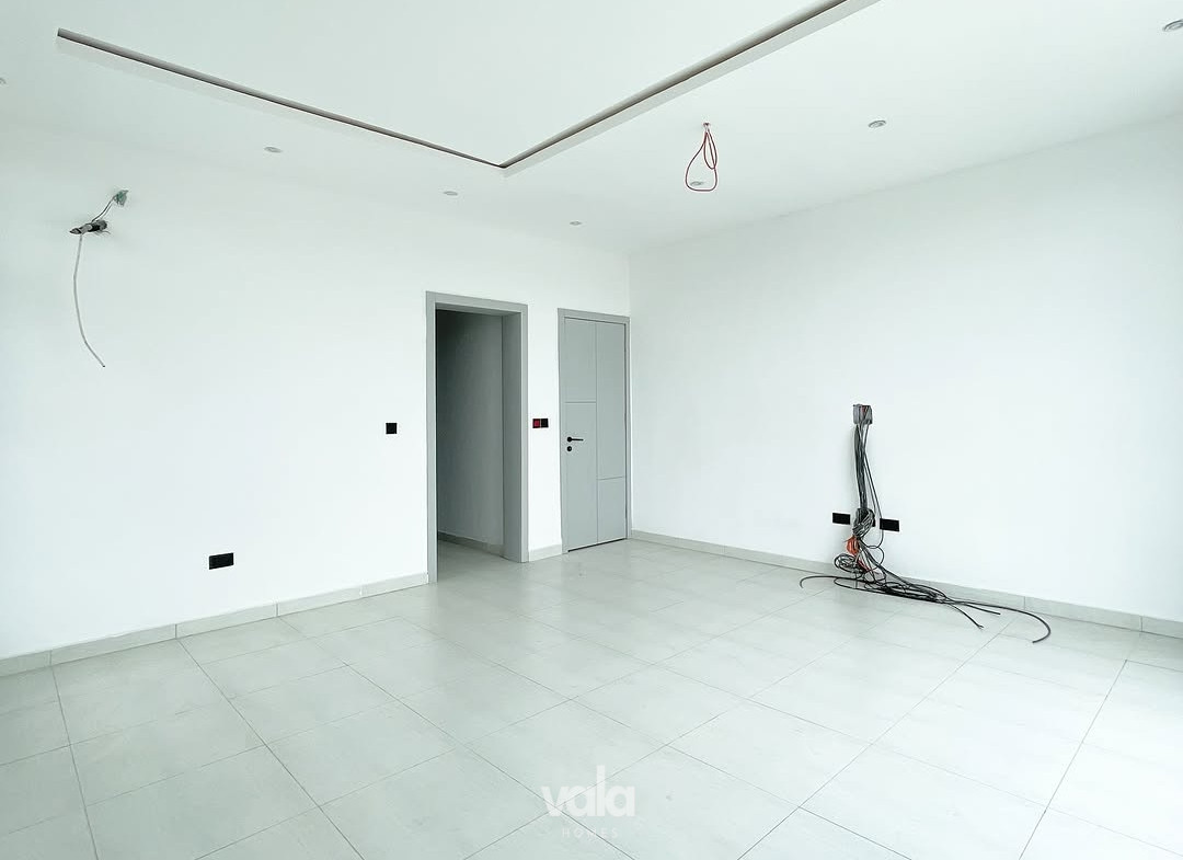 Exquisite four bedroom fully detached duplex (CHEVRON4BDD02)