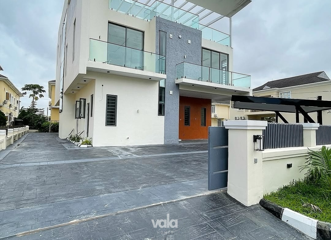 Exquisite four bedroom fully detached duplex (CHEVRON4BDD02)