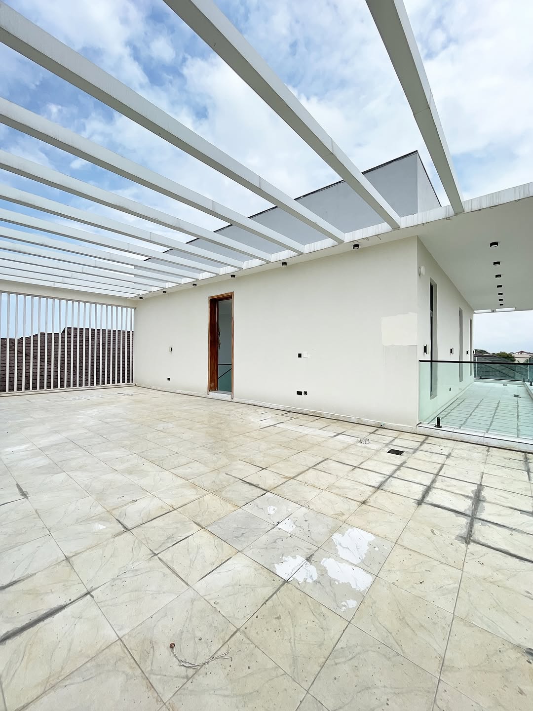 Exquisite four bedroom fully detached duplex (CHEVRON4BDD02)