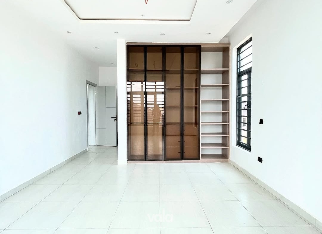 Exquisite four bedroom fully detached duplex (CHEVRON4BDD02)
