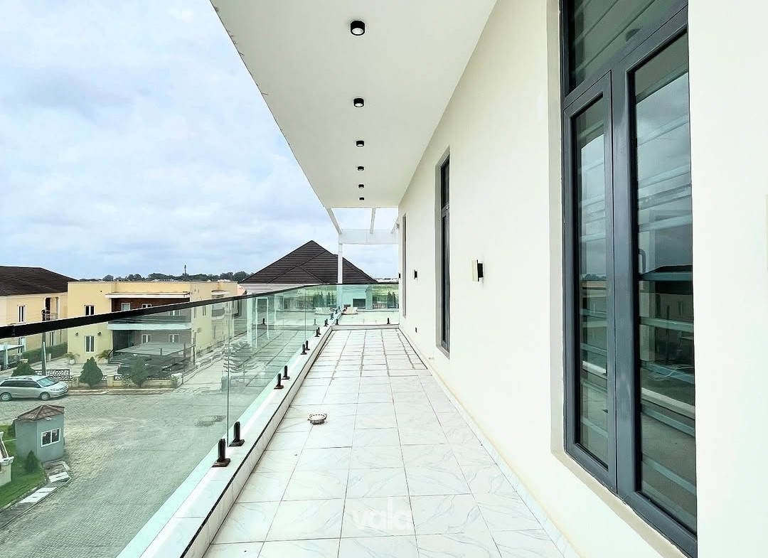 Exquisite four bedroom fully detached duplex (CHEVRON4BDD02)