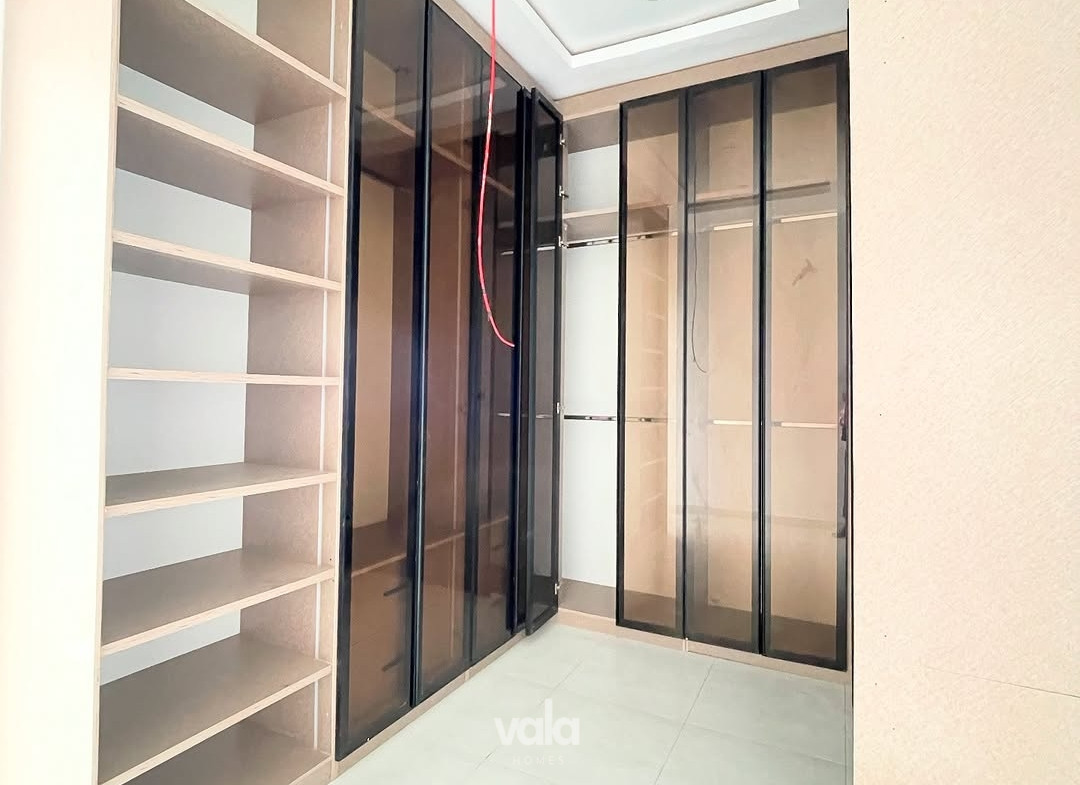 Exquisite four bedroom fully detached duplex (CHEVRON4BDD02)
