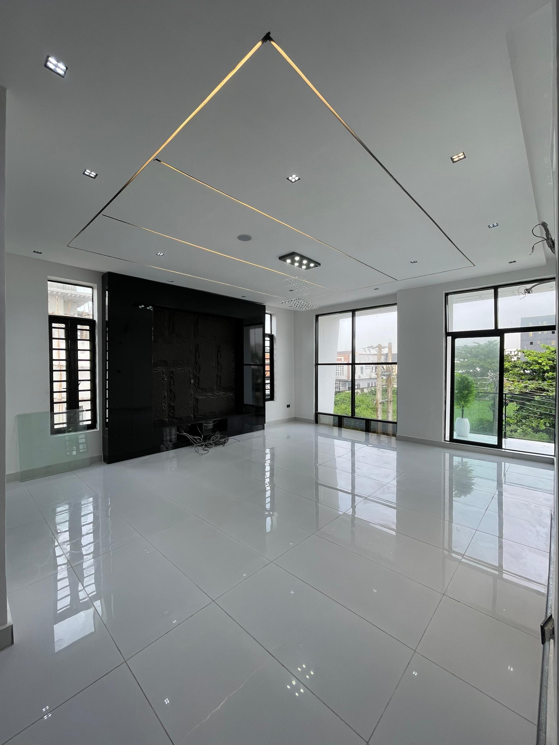 five bedroom fully detached duplex (CHEVRON5BDD)