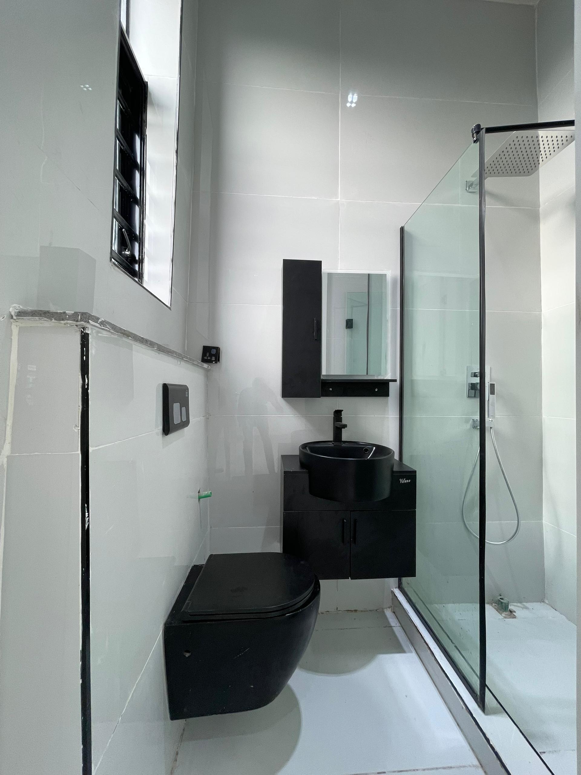 five bedroom fully detached duplex (CHEVRON5BDD)