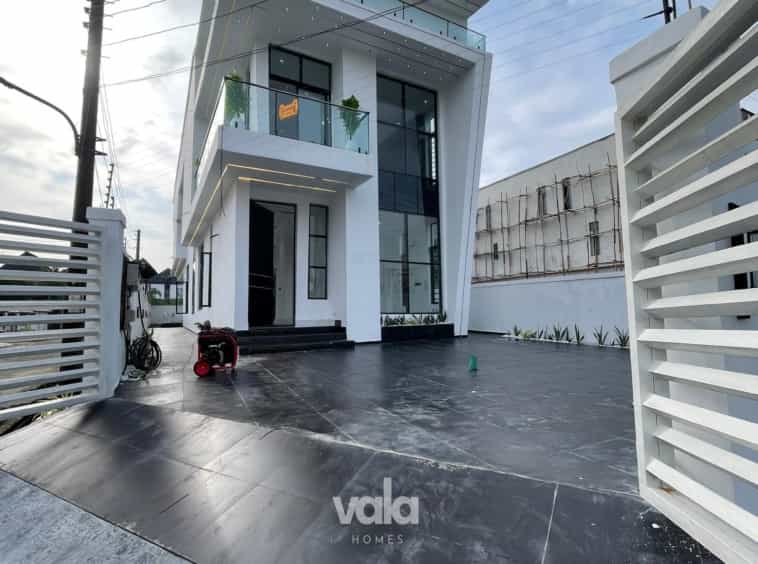 Five bedroom fully detached duplex (chevron5bdd)