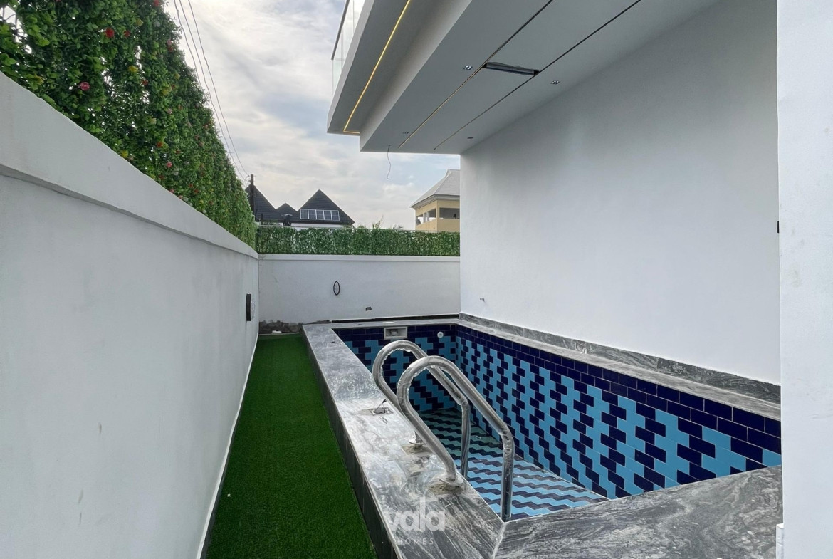 five bedroom fully detached duplex (CHEVRON5BDD)