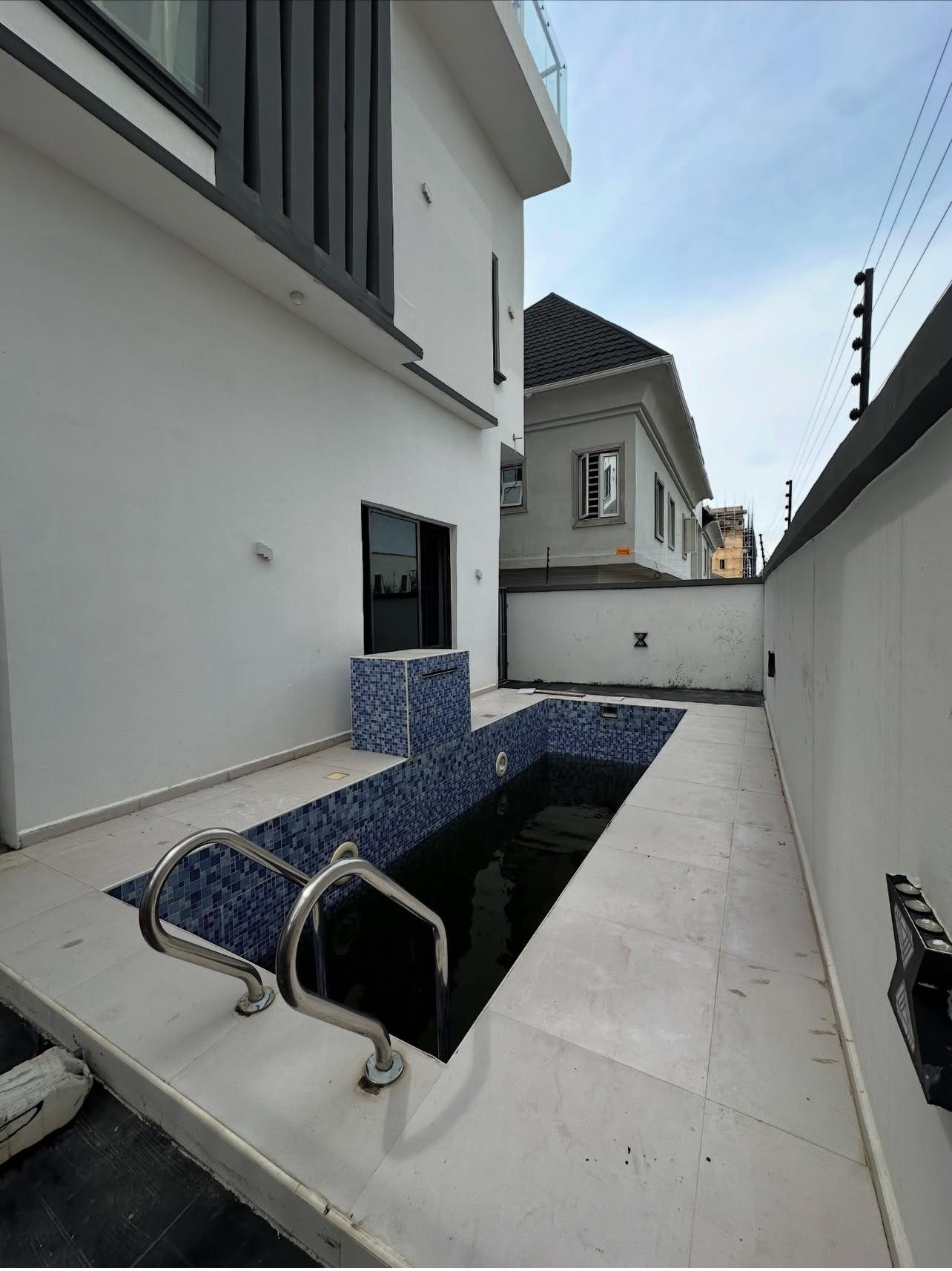 five bedroom fully detached duplex (IKATE5BDD)