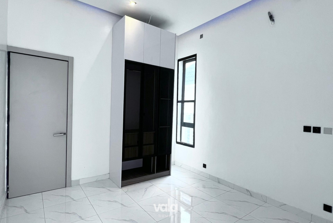 five bedroom fully detached duplex (IKOTA5BDD03)