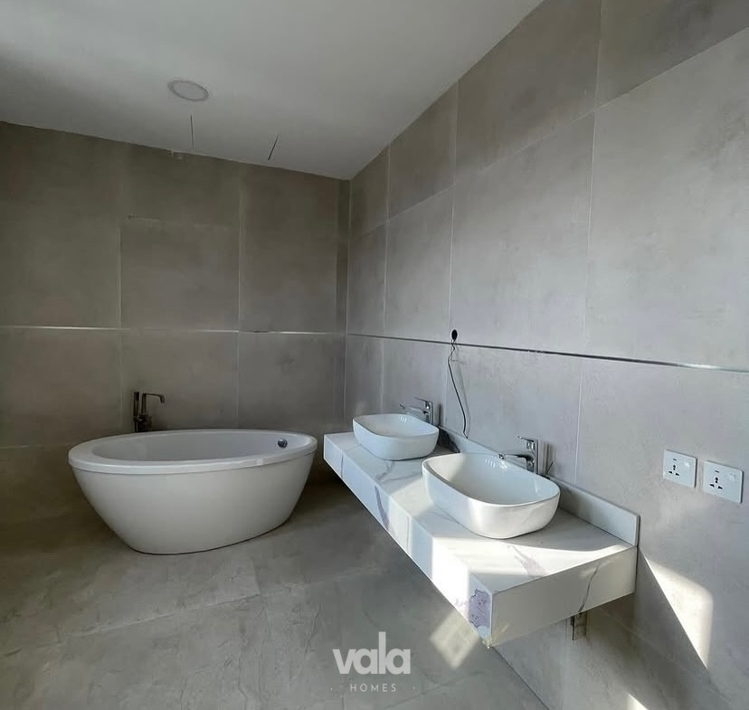 five bedroom semi detached duplex (IKATE5BSD05)