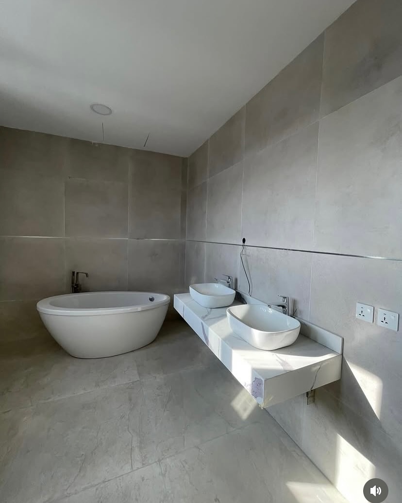 five bedroom semi detached duplex (IKATE5BSD05)