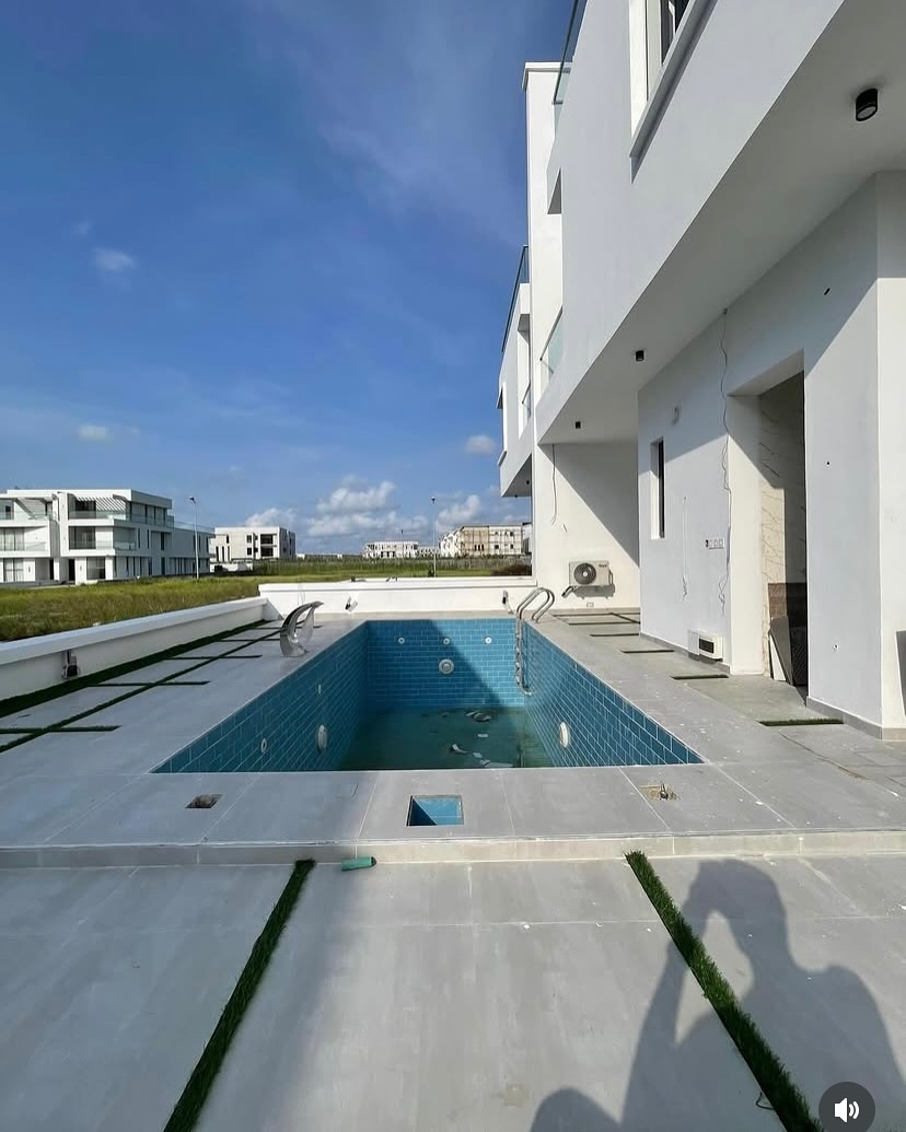 five bedroom semi detached duplex (IKATE5BSD05)