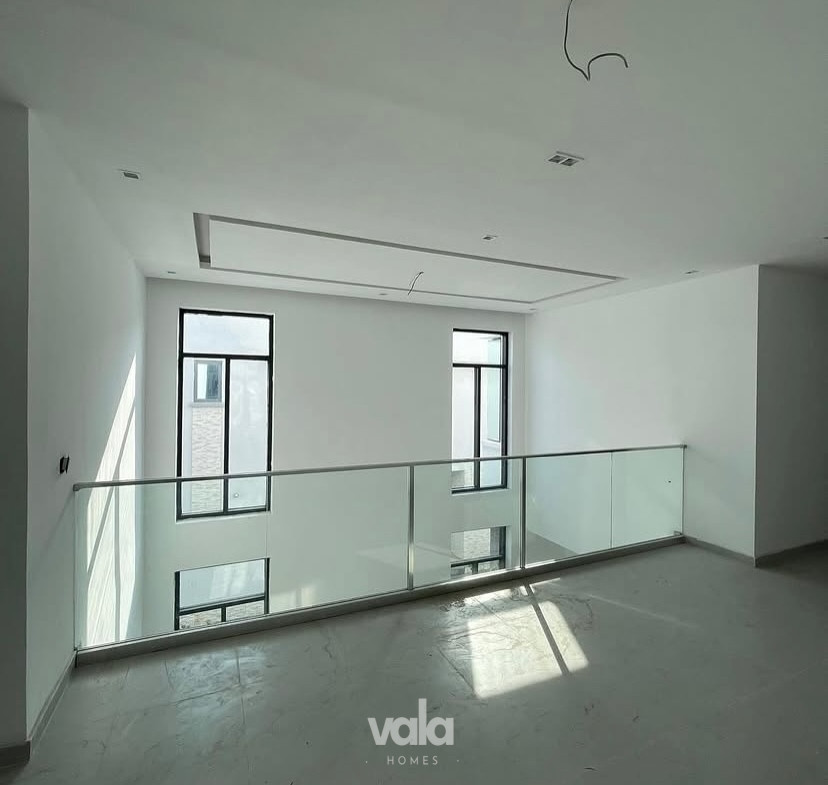 five bedroom semi detached duplex (IKATE5BSD05)
