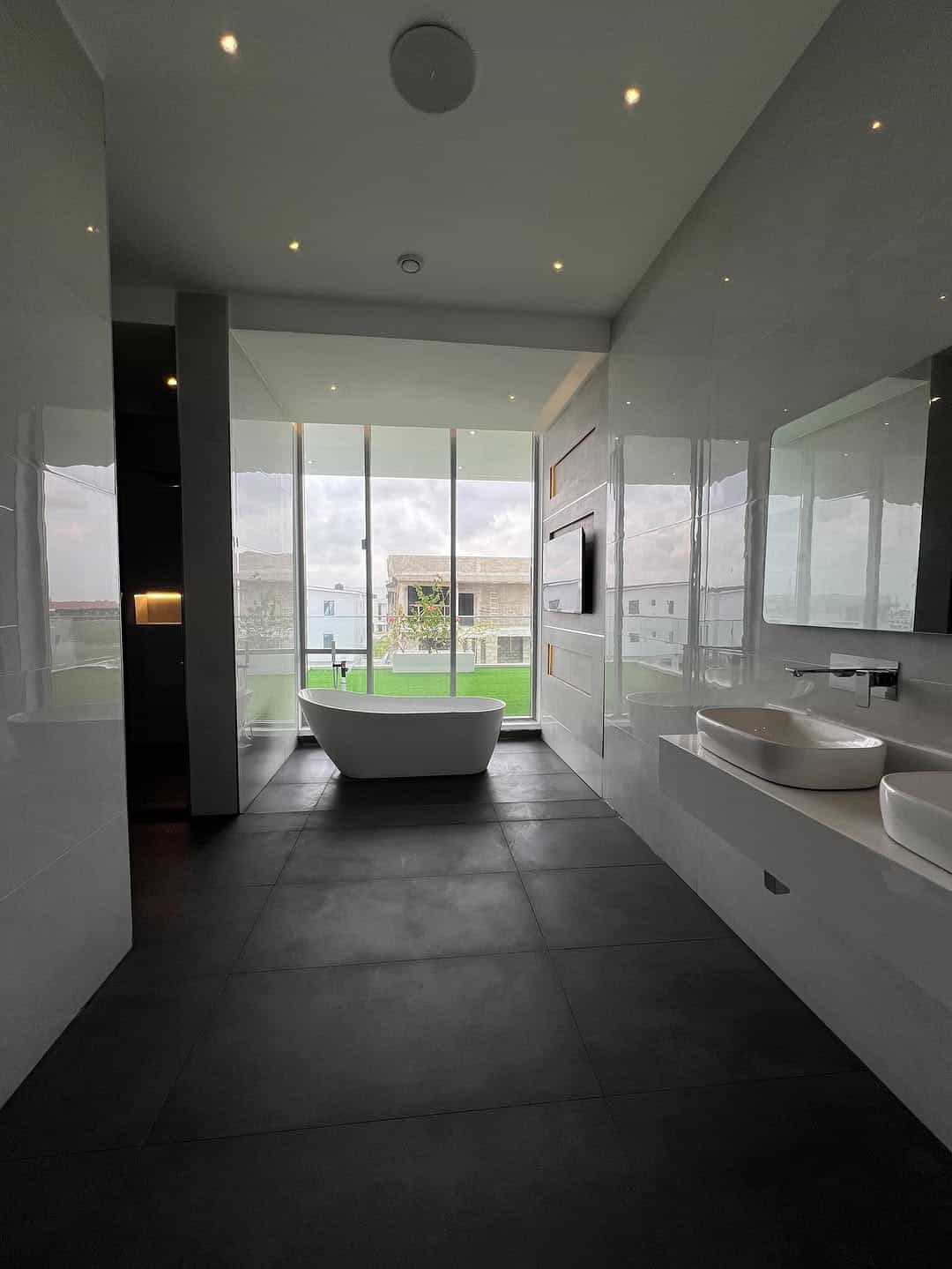 Luxurious five bedroom fully detached duplex (IKATE5BDD11) Luxurious five bedroom fully detached duplex (IKATE5BDD11)