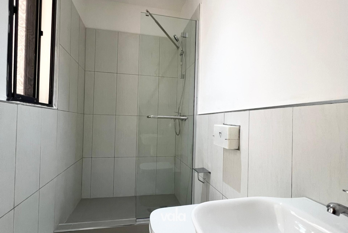 LUXURY 2 BEDROOM SERVICED APARTMENT FOR SALE (IKATE2B)