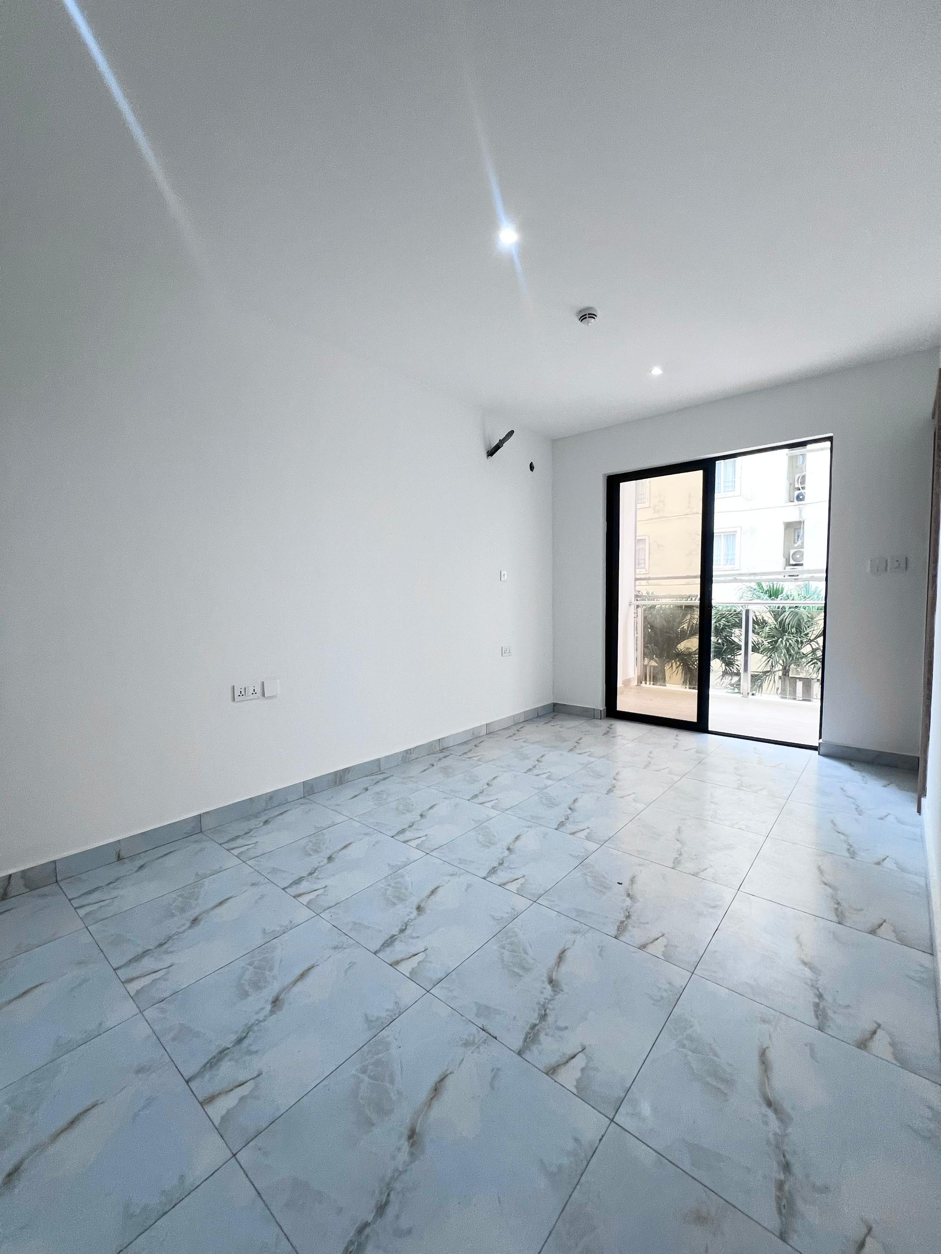 LUXURY 3 BEDROOM SERVICED APARTMENT FOR SALE (IKATE3B06)