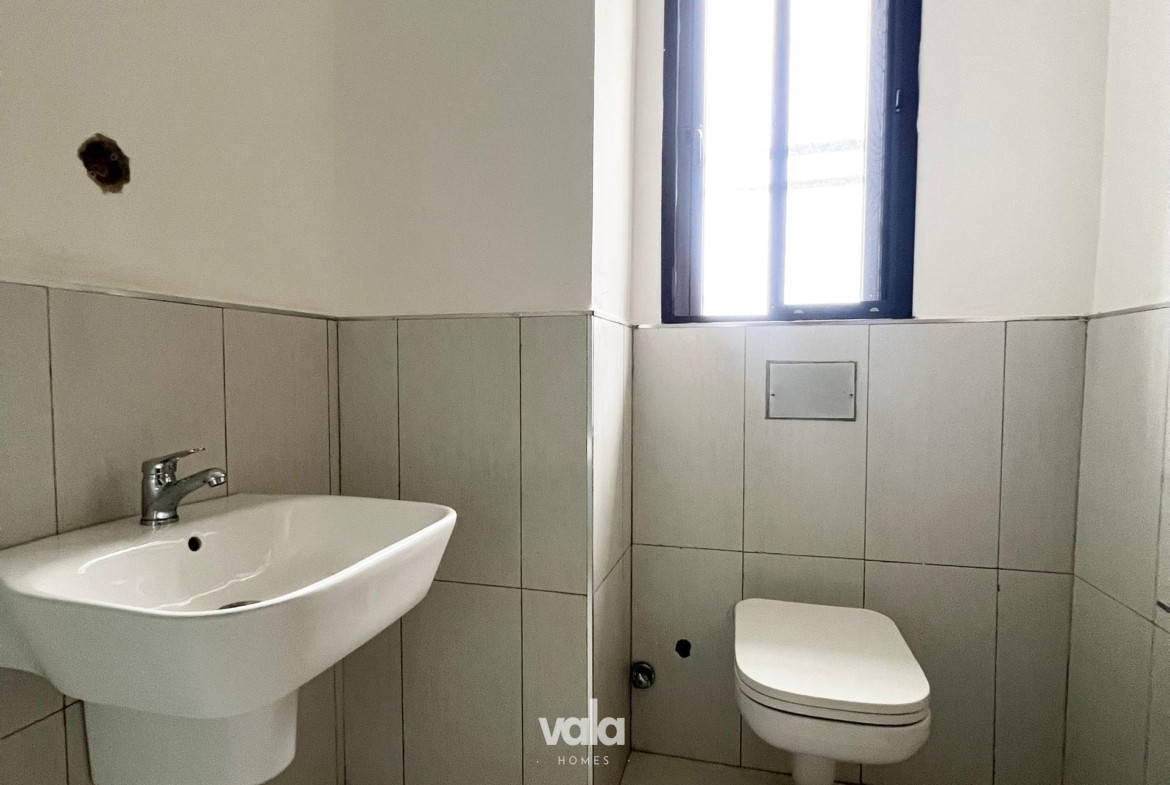 LUXURY 3 BEDROOM SERVICED APARTMENT FOR SALE (IKATE3B06)