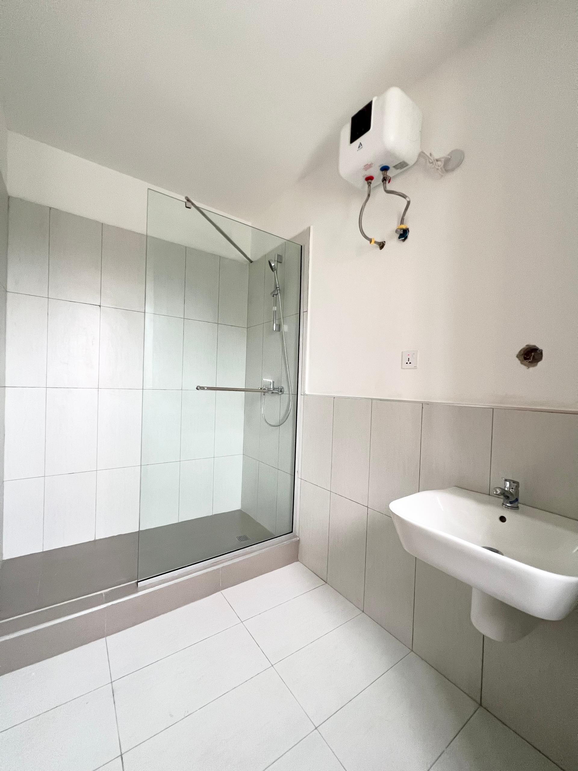 LUXURY 3 BEDROOM SERVICED APARTMENT FOR SALE (IKATE3B06)