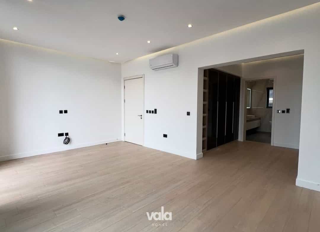 three bedroom apartment (IKOYI3B01)