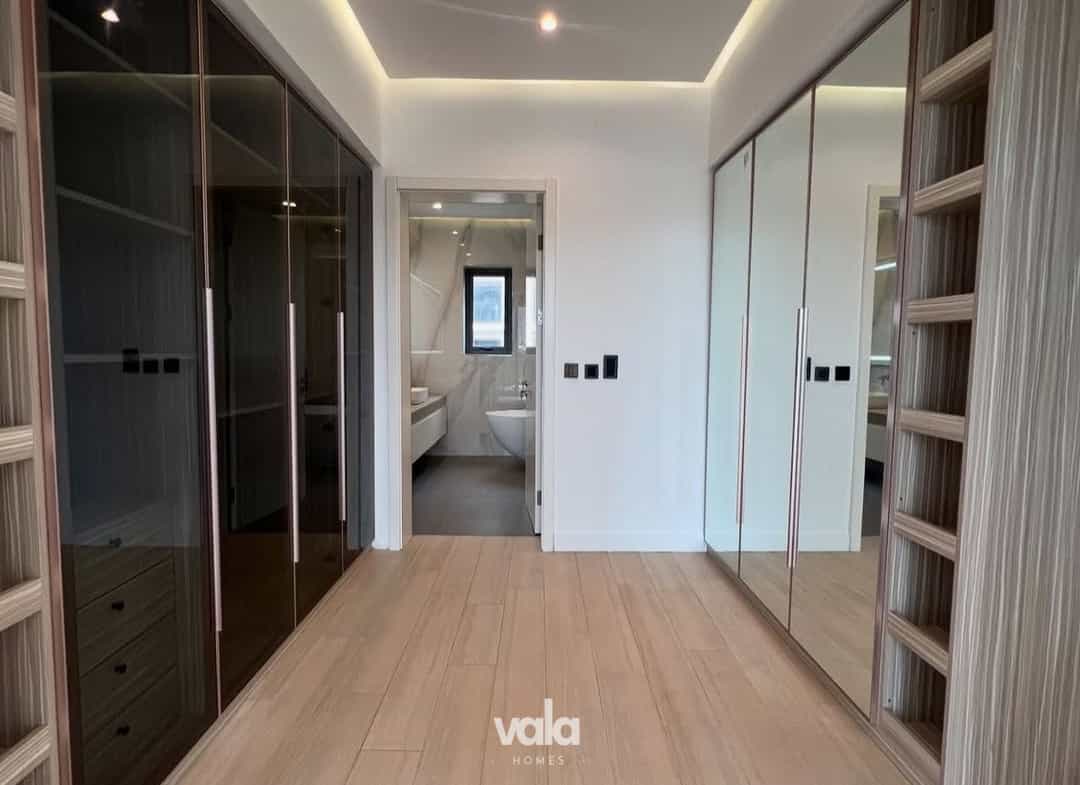 three bedroom apartment (IKOYI3B01)