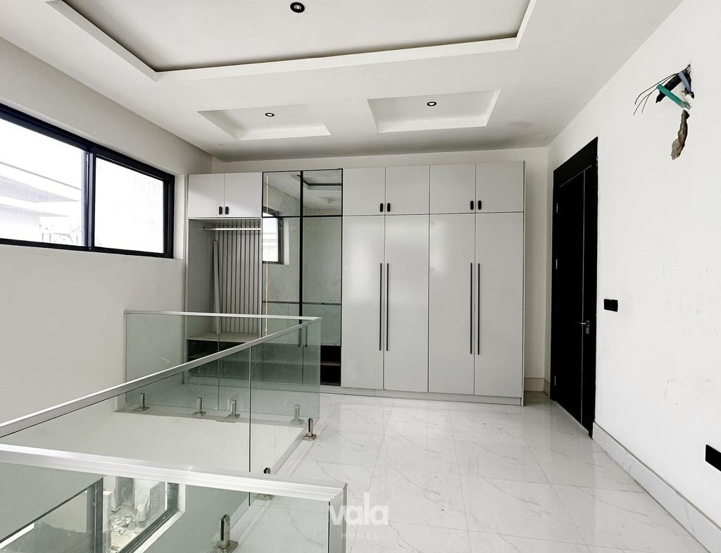 two bedroom apartment (IKOYI2B)