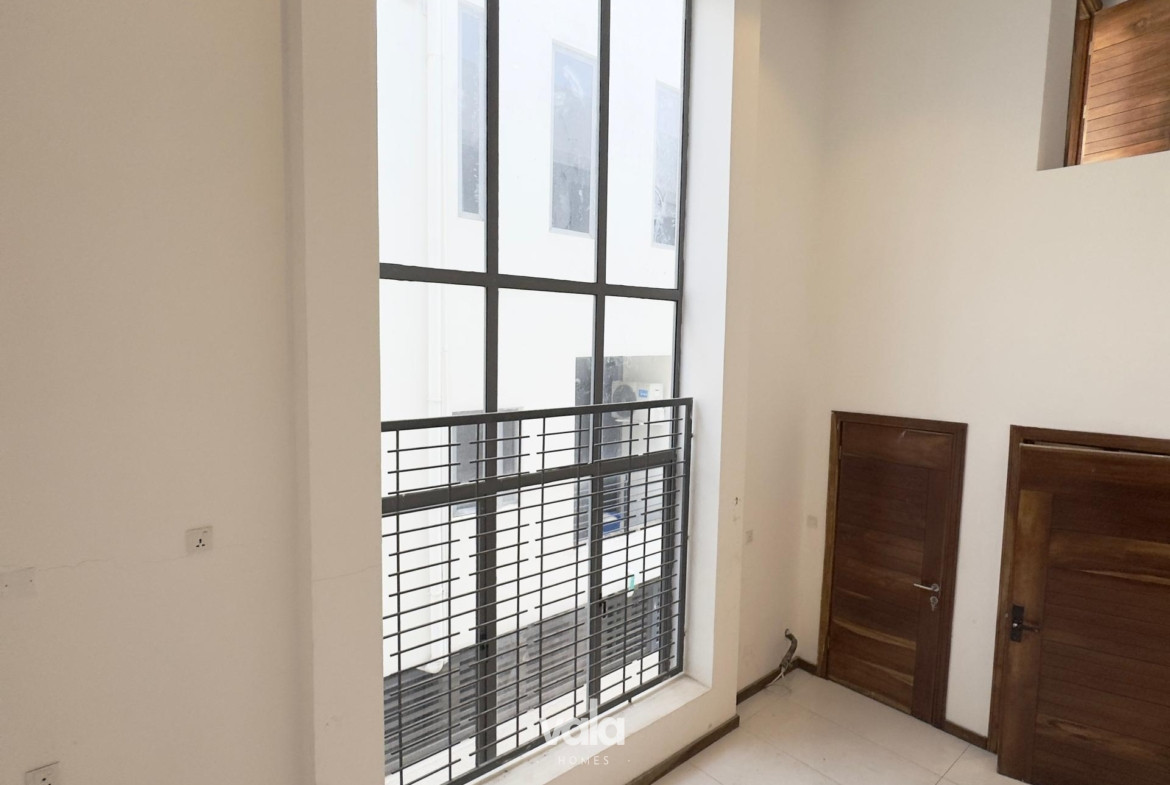 two bedroom maisonette (IKATE2B13)