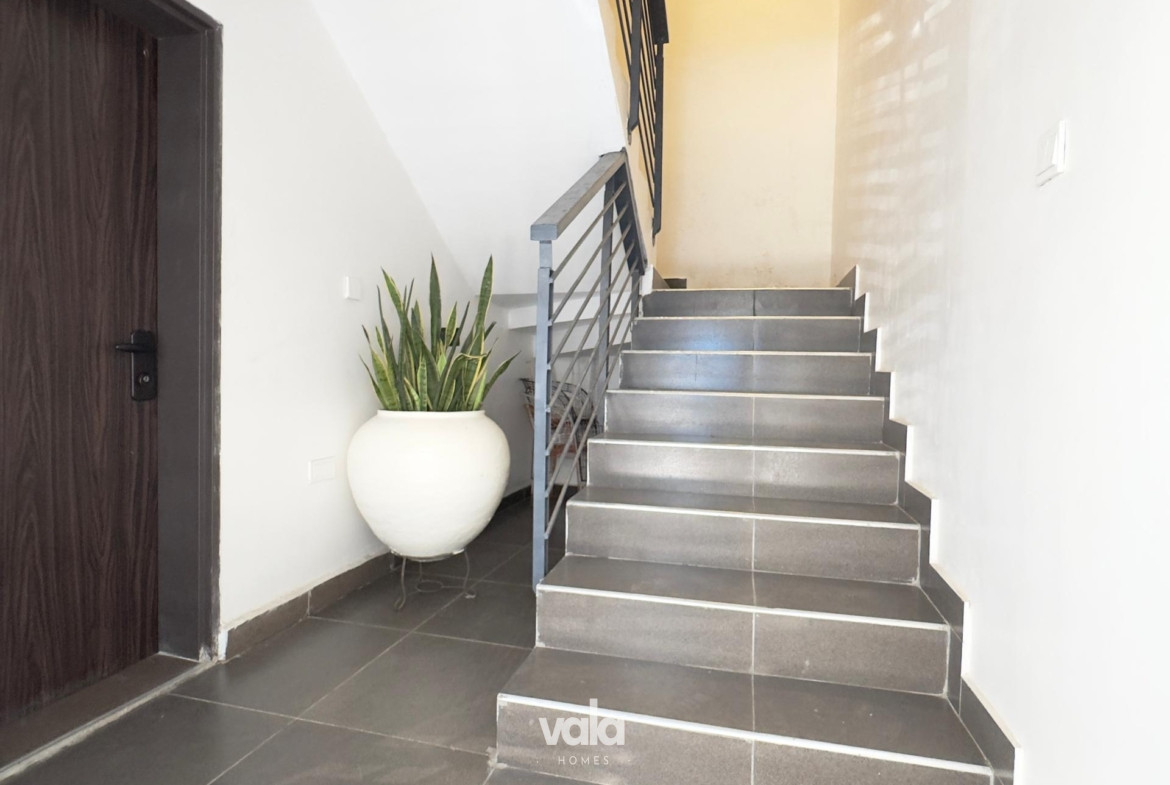 two bedroom maisonette (IKATE2B13)