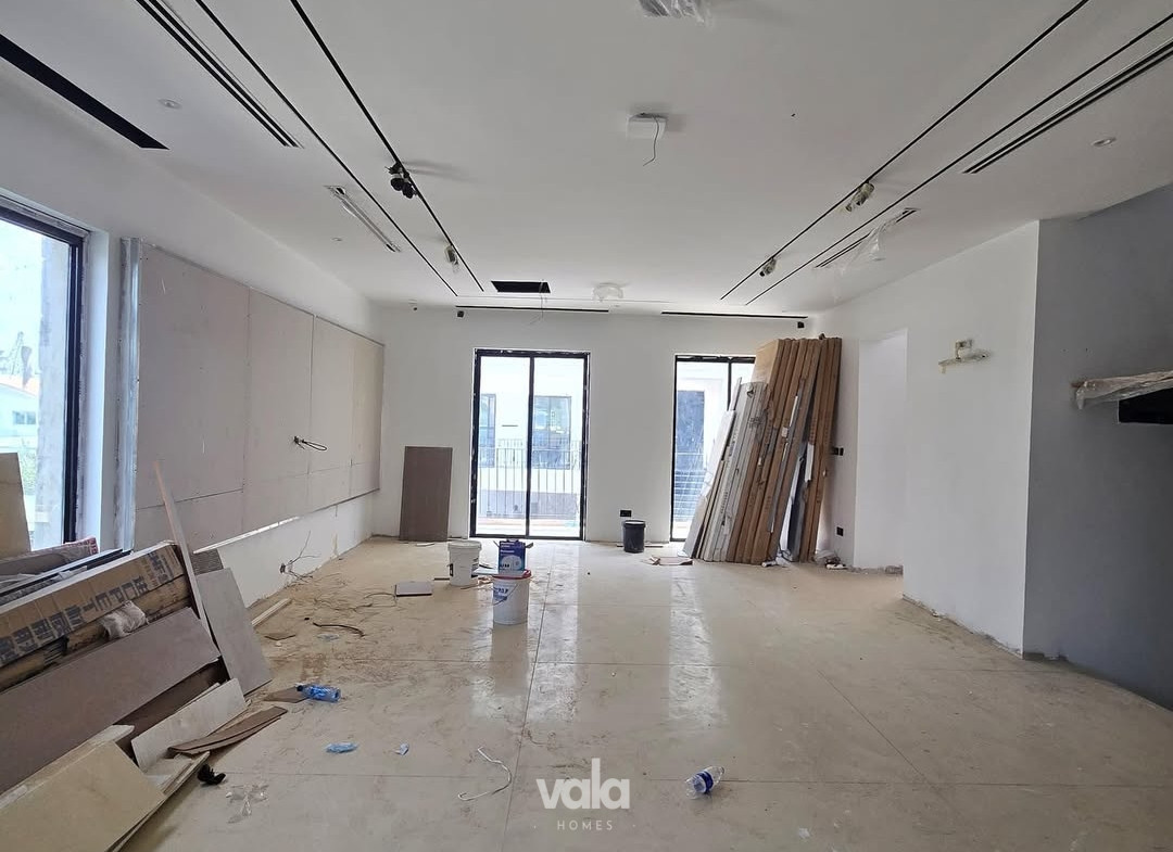 Ultra-modern five bedroom (IKOYI5B)