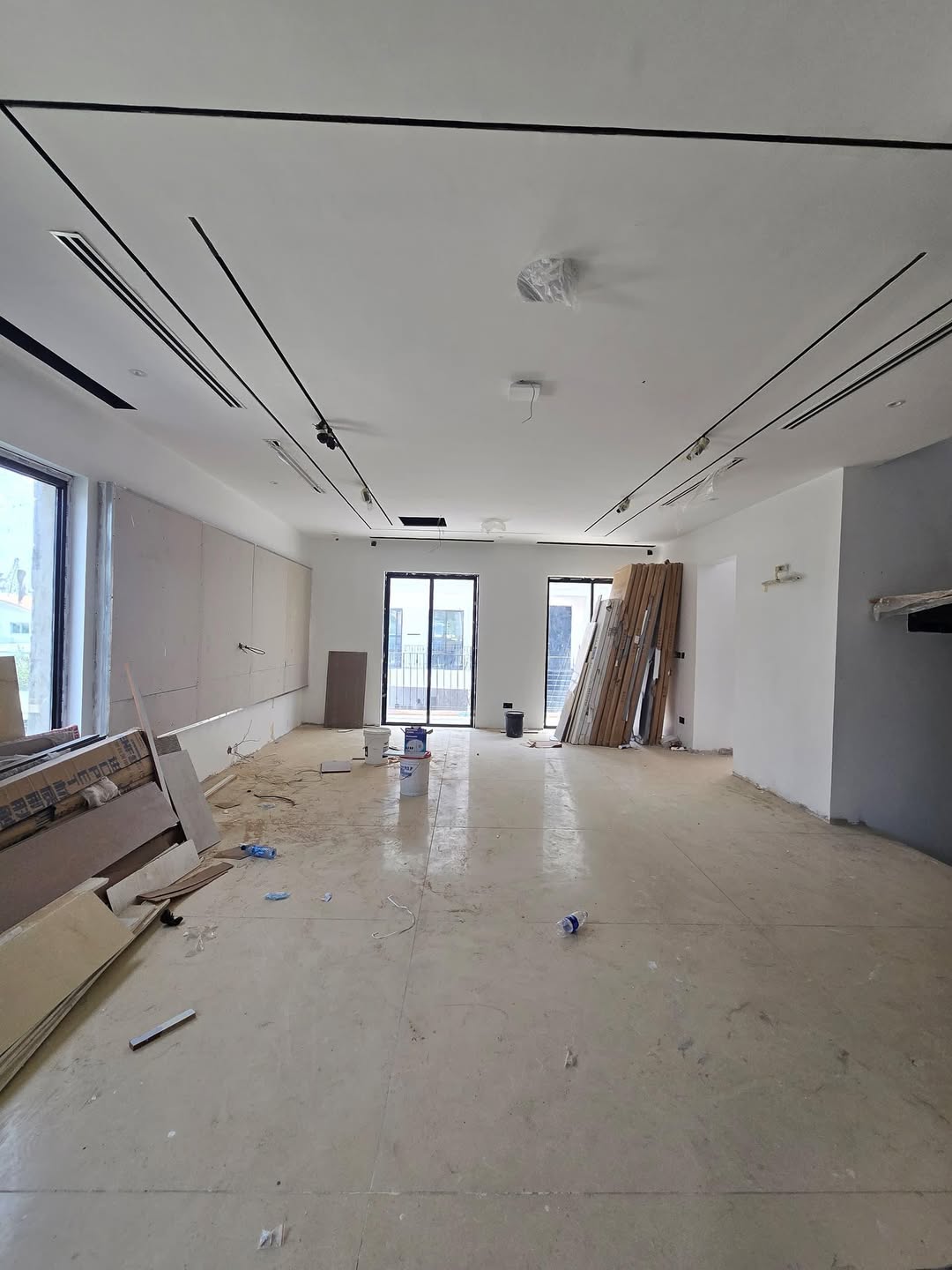 Ultra-modern five bedroom (IKOYI5B)
