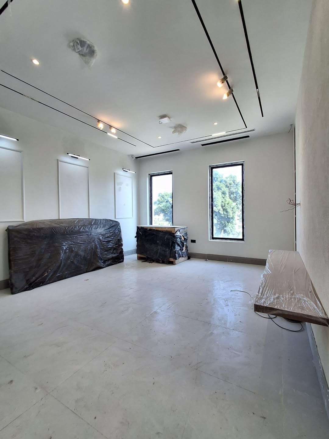 Ultra-modern five bedroom (IKOYI5B)