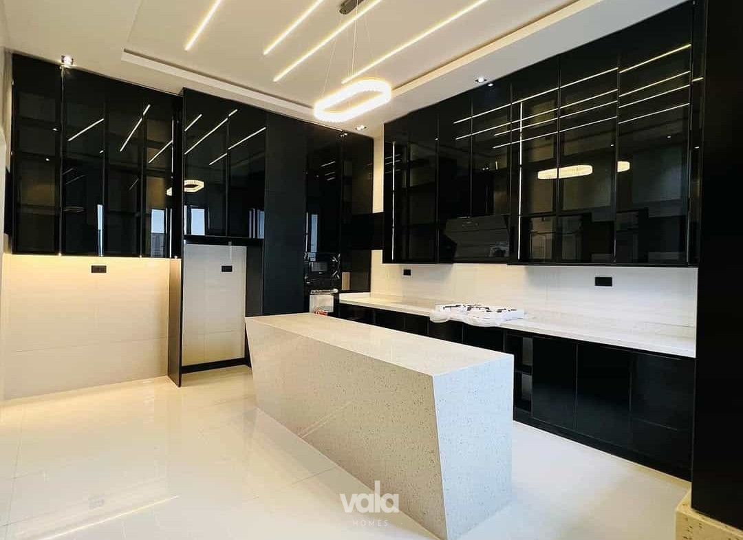 Bespoke five bedroom detached duplex (211Ajah5bdd)