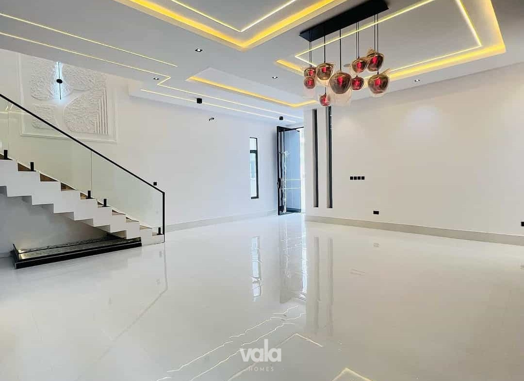 Bespoke five bedroom detached duplex (211Ajah5bdd)