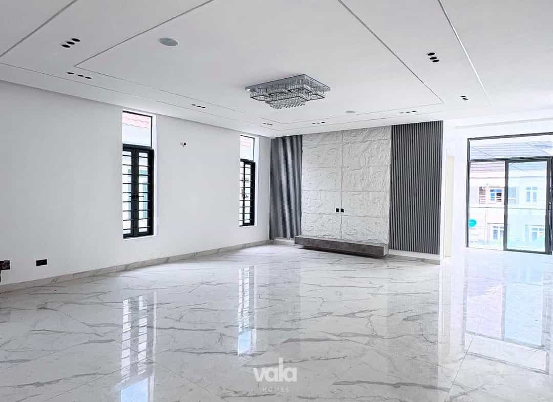 Contemporary five bedroom fully detached duplex (CHEVRON5BDD18)