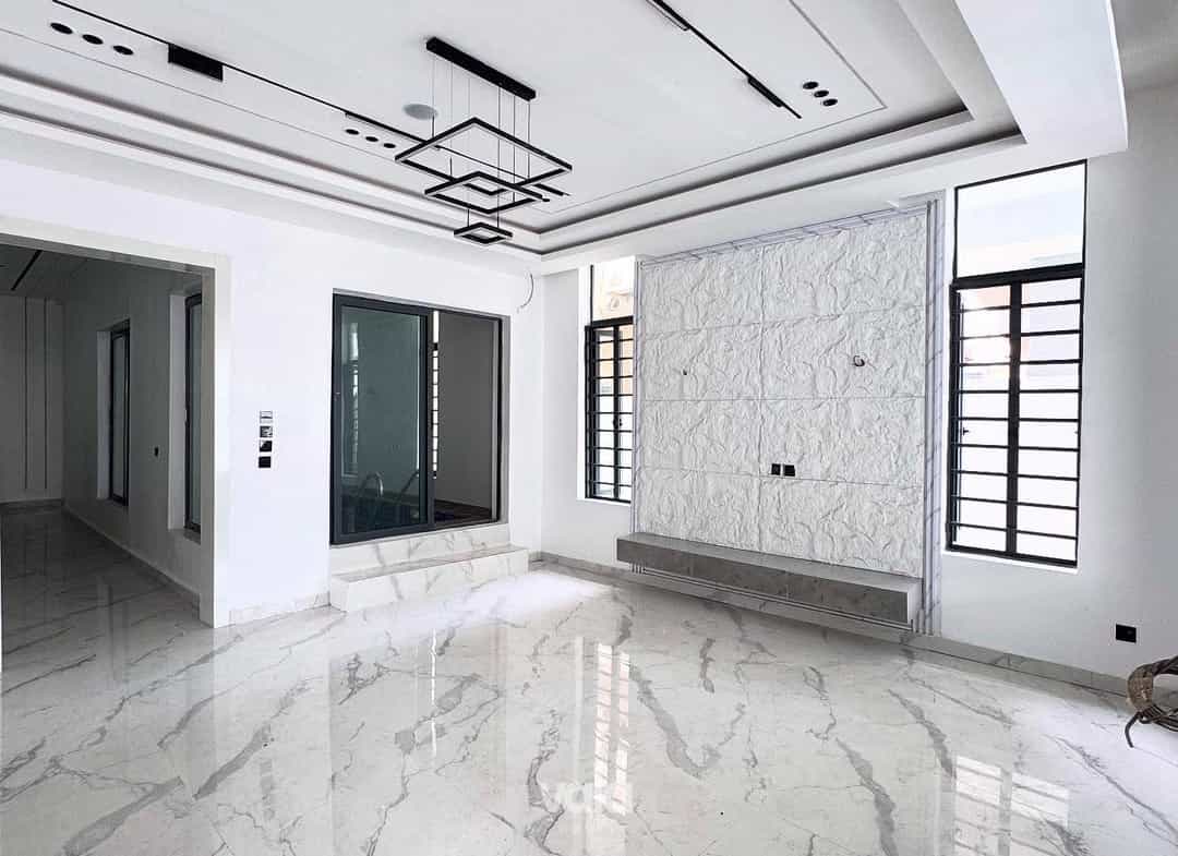 Contemporary five bedroom fully detached duplex (CHEVRON5BDD18)