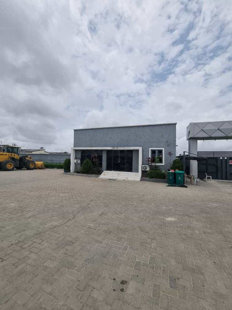 Elegant two bedroom terrace duplex (AJAH2BTD02) Elegant two bedroom terrace duplex (AJAH2BTD02)